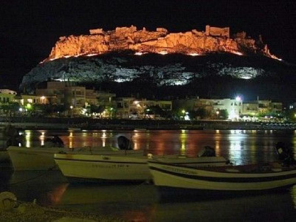 Next To Haraki Beach , Taverns Bars & 10 To Lindos Dış mekan fotoğraf